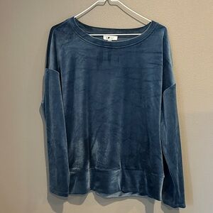 Cable & Gauge Teal Long Sleeve Top